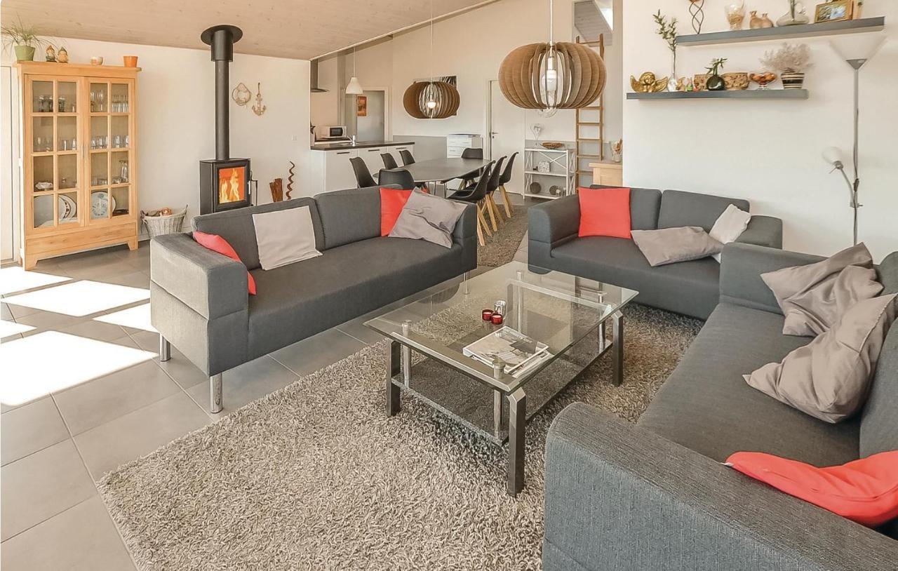 Pet Friendly Home In Augustenborg With Kitchen Asserballeskov Экстерьер фото